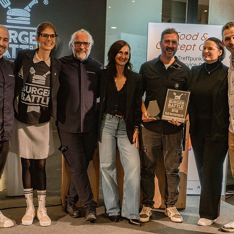 Die Jury: Simon Koller, Franziska Weidner, Heiko Antoniewicz, Patrizia Stitz, Tobias Flohr (Gewinner), Maja Kirsch, Sebastian Friedrich.